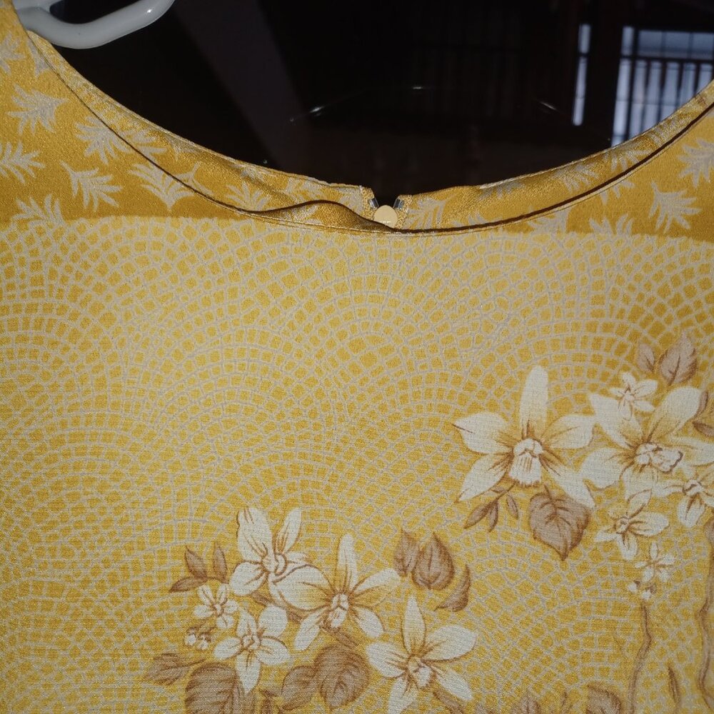 Two Twenty Vintage Maxi Dress Shift Medium Yellow Gold White Floral - Picture 2 of 5